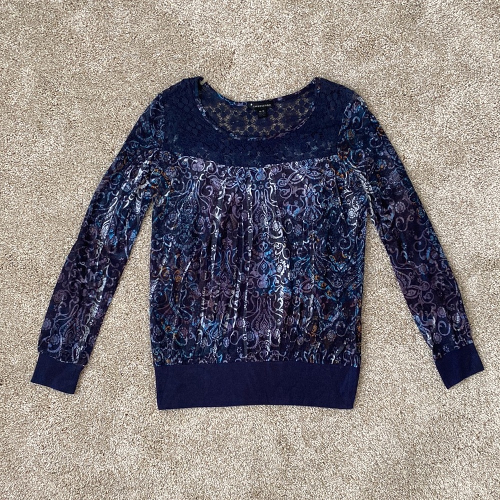 Forever 21 Floral Lace Long Sleeve Top